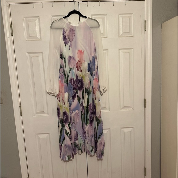 White and purple floral dress - Picture 2 of 7